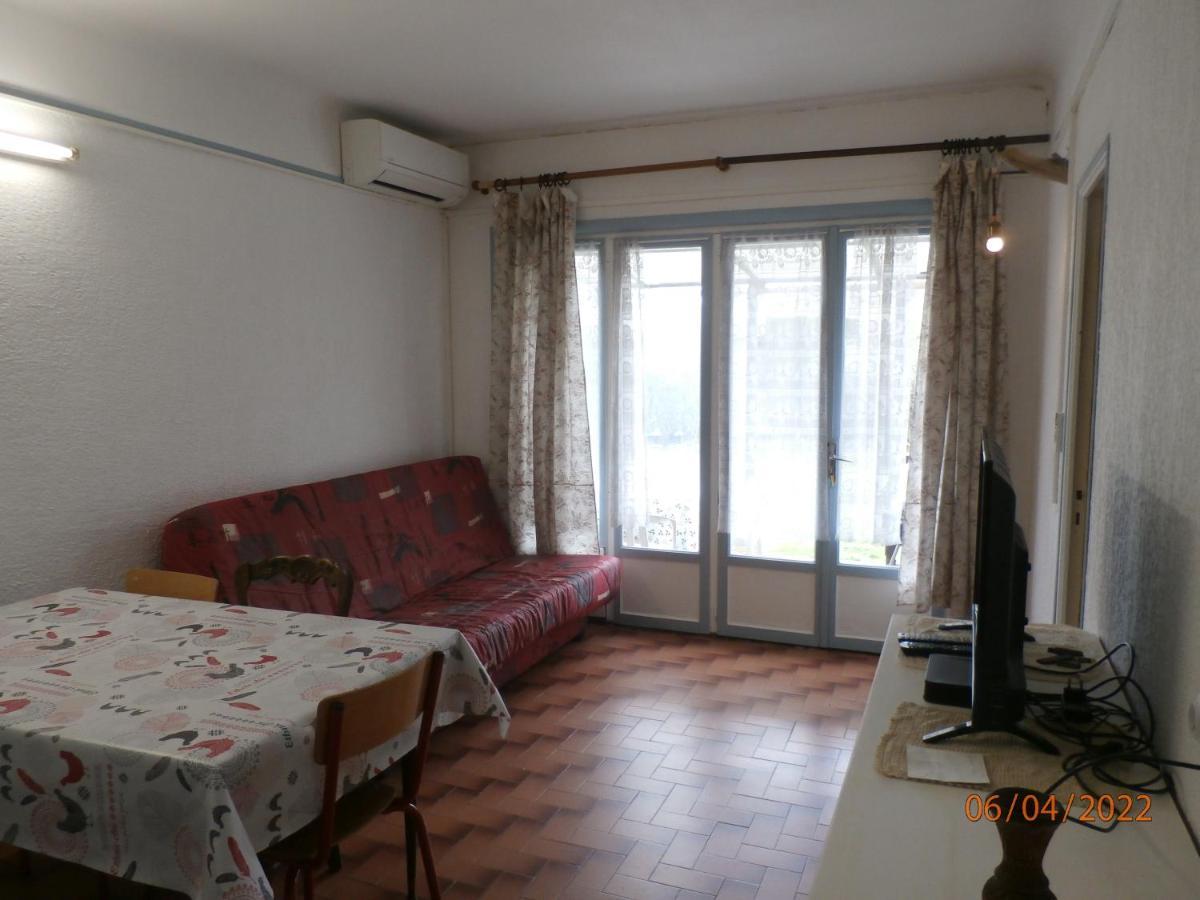 Location Dans Un Mas Avec Piscine Et Parking Apartment Argeles-sur-Mer Exterior photo